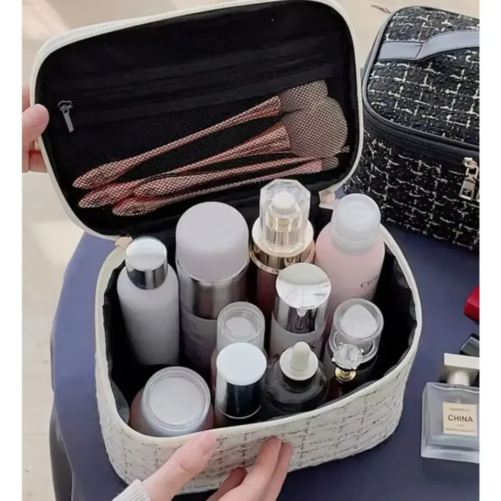NIB‎ Luxury Boutique Tweed Plaid Cosmetic Storage Travel Bag